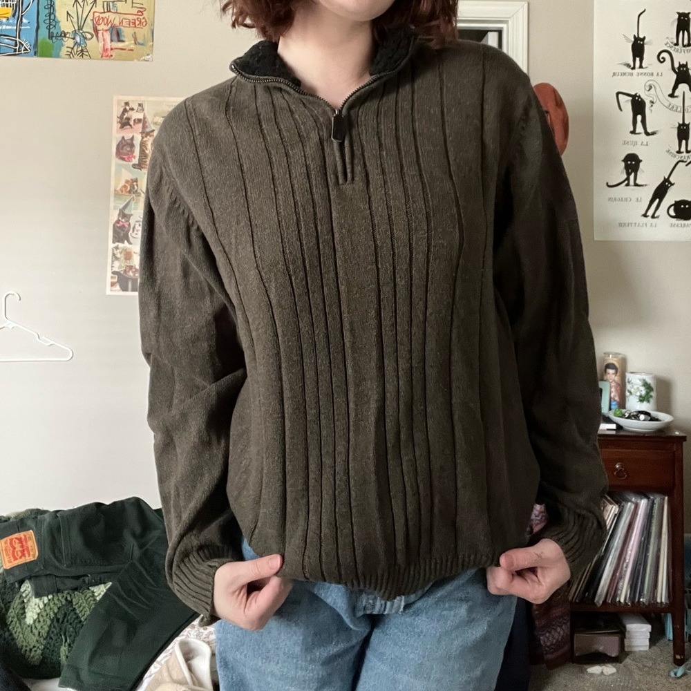 Tricots Straphael brand. Sweater with sherpa lining in top. Green. Size large.